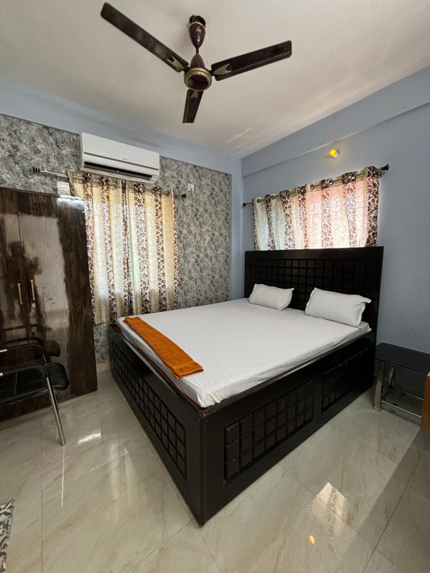 Garden Guest House Near Rene Tower Ruby General Hospital Kolkata Eksteriør bilde