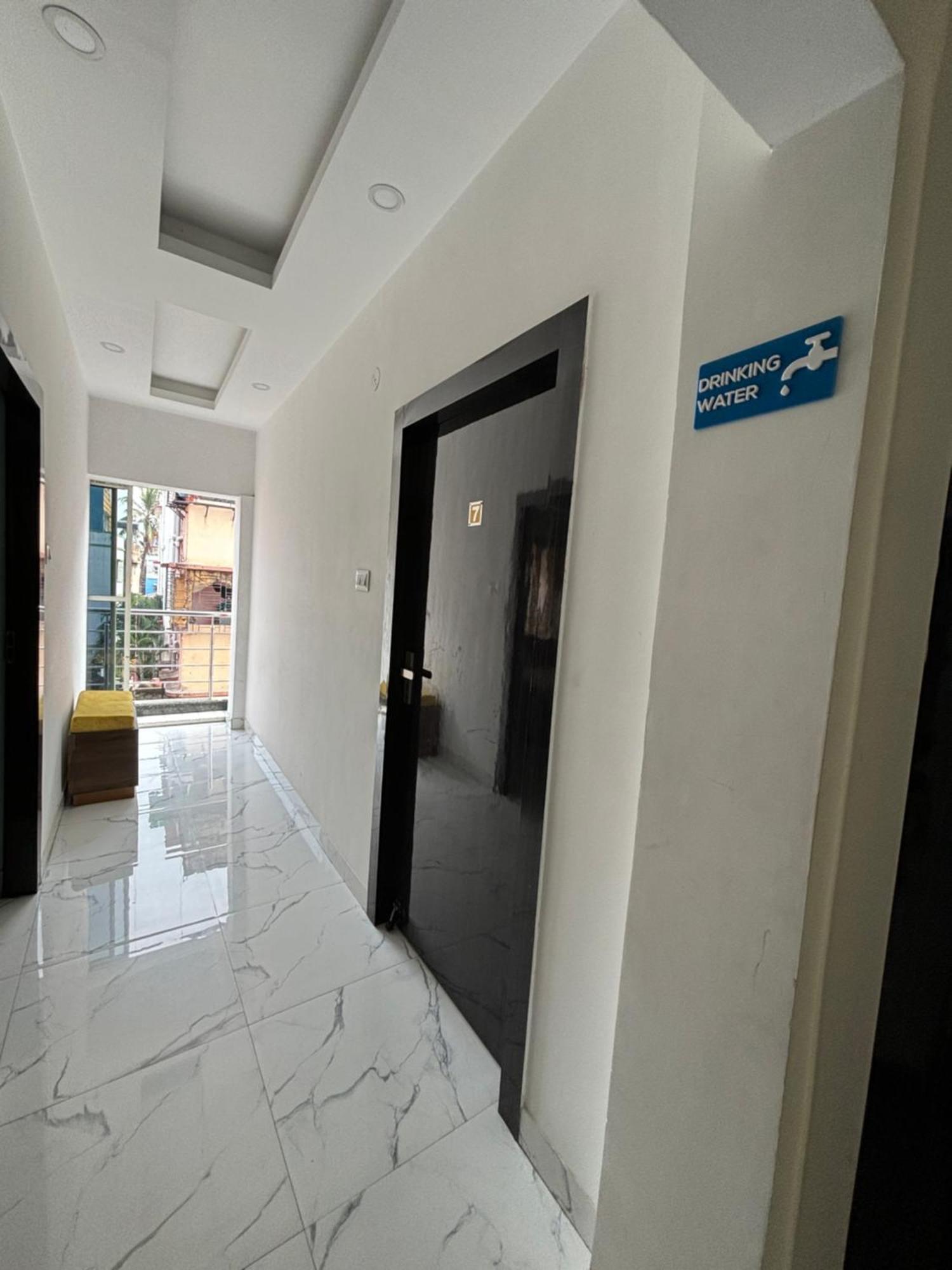 Garden Guest House Near Rene Tower Ruby General Hospital Kolkata Eksteriør bilde